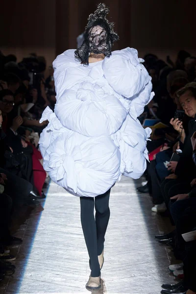 Look 1